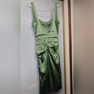 Elegant Green Sleeveless Dress